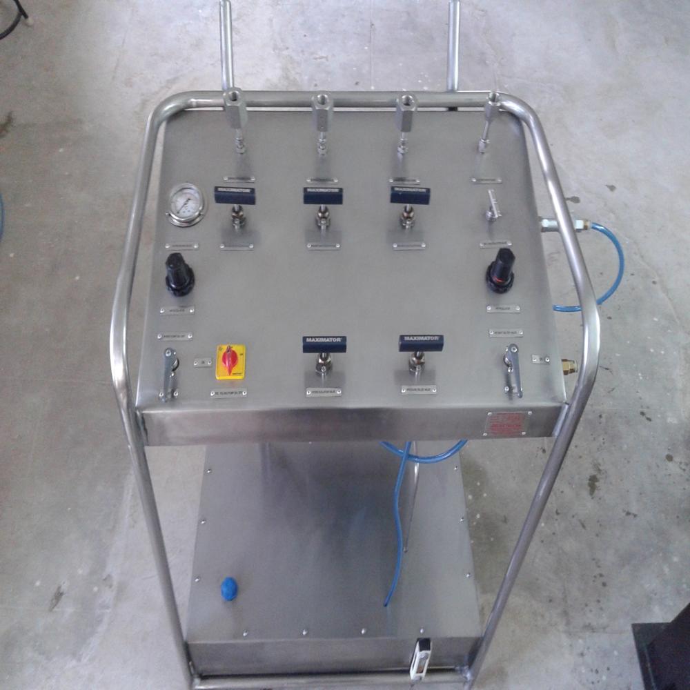 Needle Valve And Fitting Testing Unit - Color: Blue