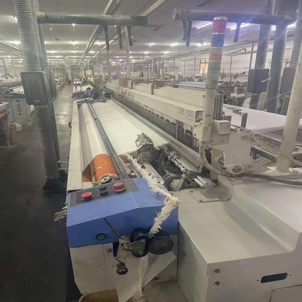Red flag air jet loom