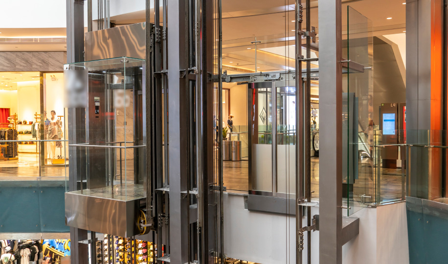 Hydraulic Mall Showroom Lifts