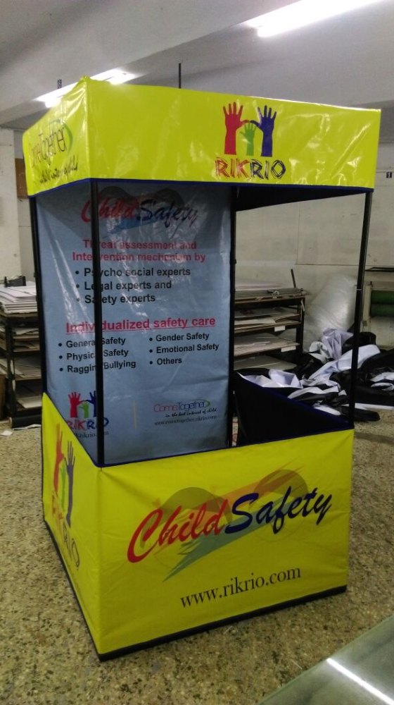 Flat Roof tent (4 x 4 x 7 ft)