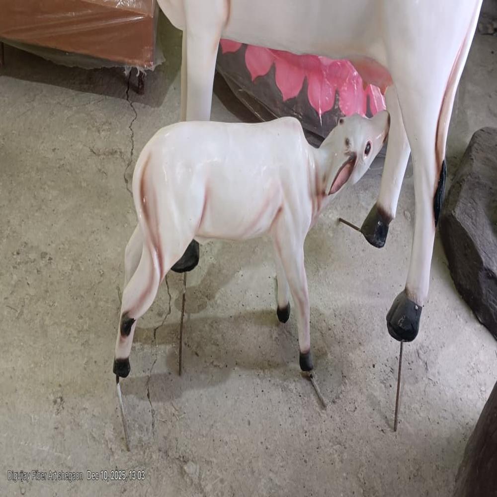 Fiber Cow Statue kamdenu