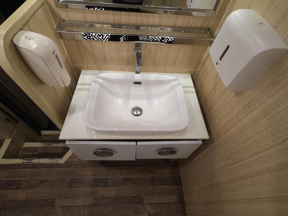P20 Mobile Luxury Toilet Van - Color: Brown