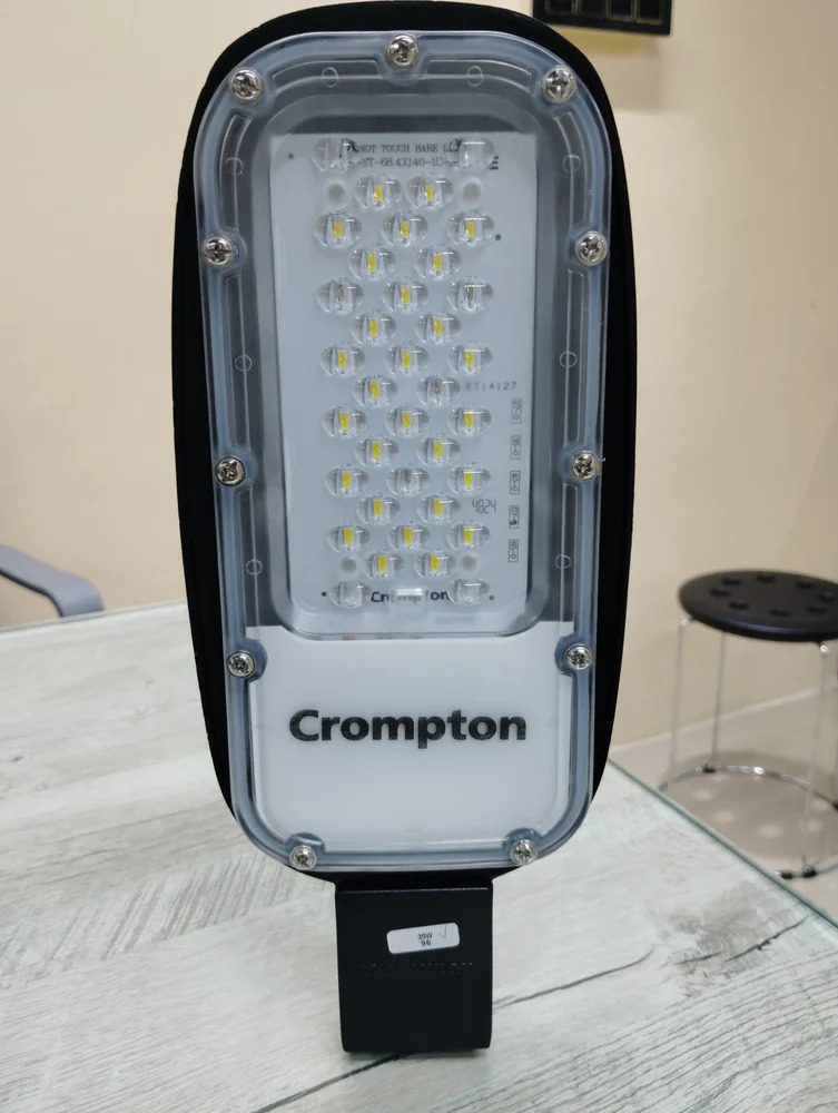 35W Street Light Wanderer Neo ERP-427-35-57-HL2-LM-NBK Make Crompton