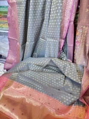 Siroski Weaving Banarasi Saree