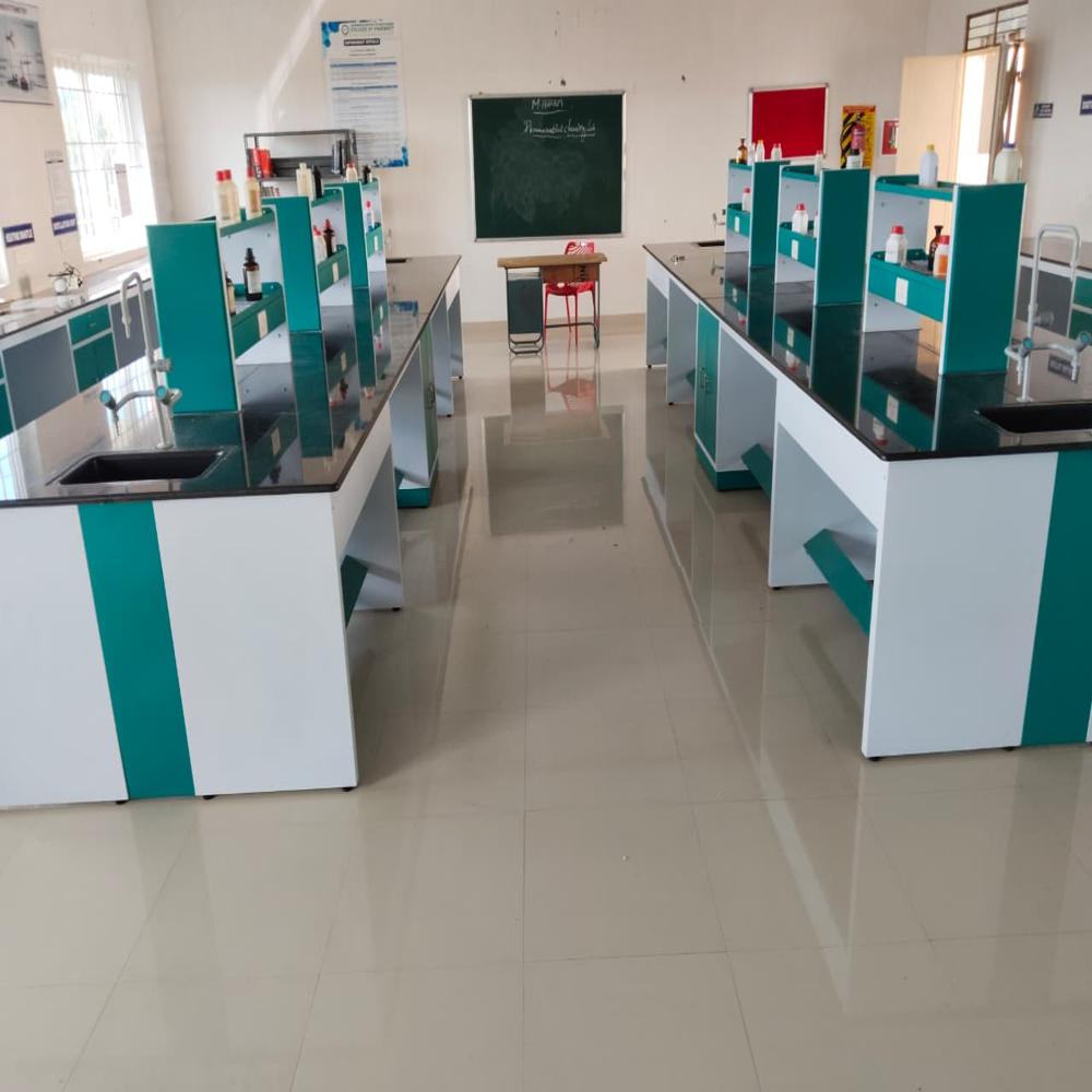 Pharma College Chemistry Lab Tables - Assembly: Carpenter Assembly