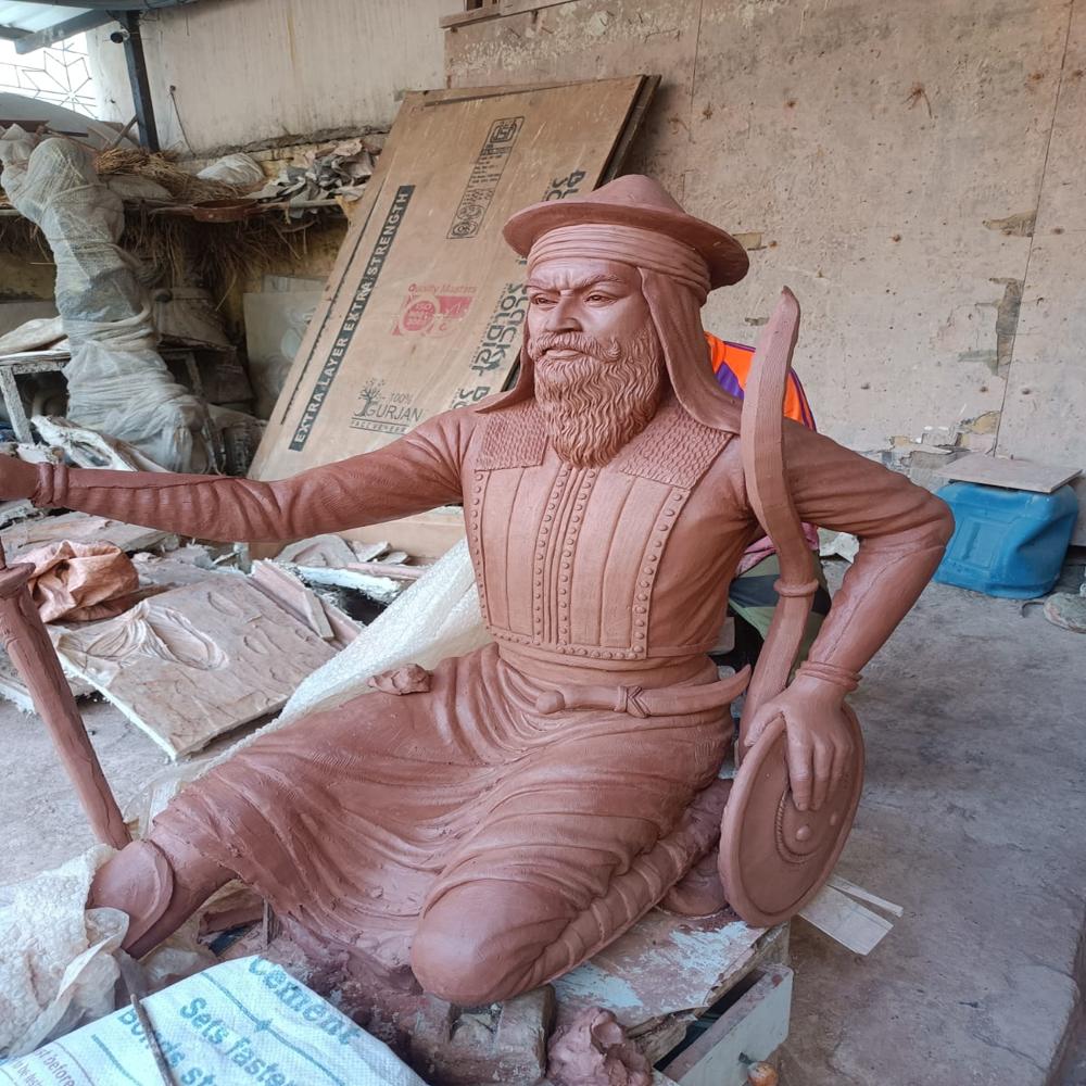 Human Figure Sitting Statue - Application: Decoration