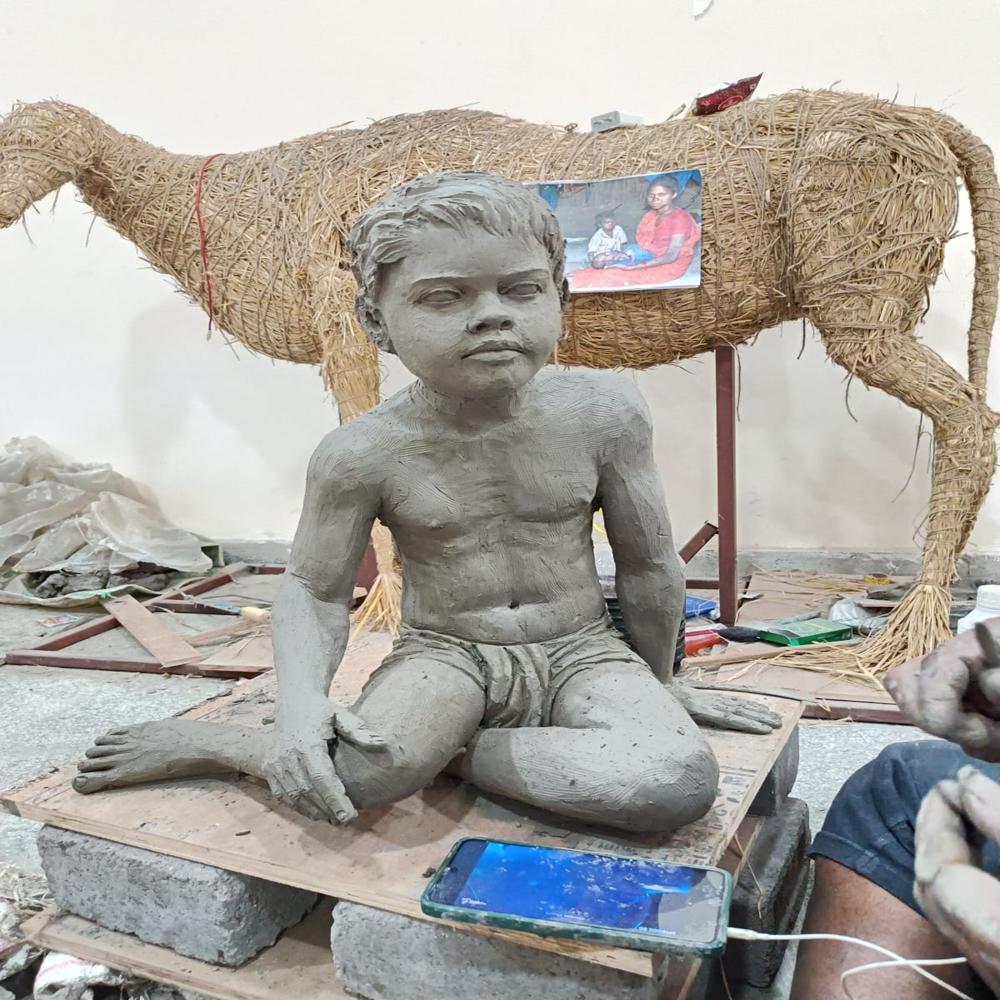 Human Figure Sitting Statue - Application: Decoration