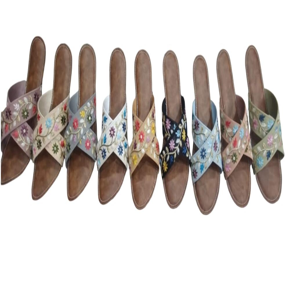 Bail Cross Flas Slippers - Color: Multicolor