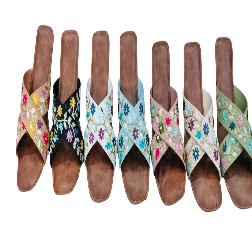 Bail Cross Flas Slippers - Color: Multicolor