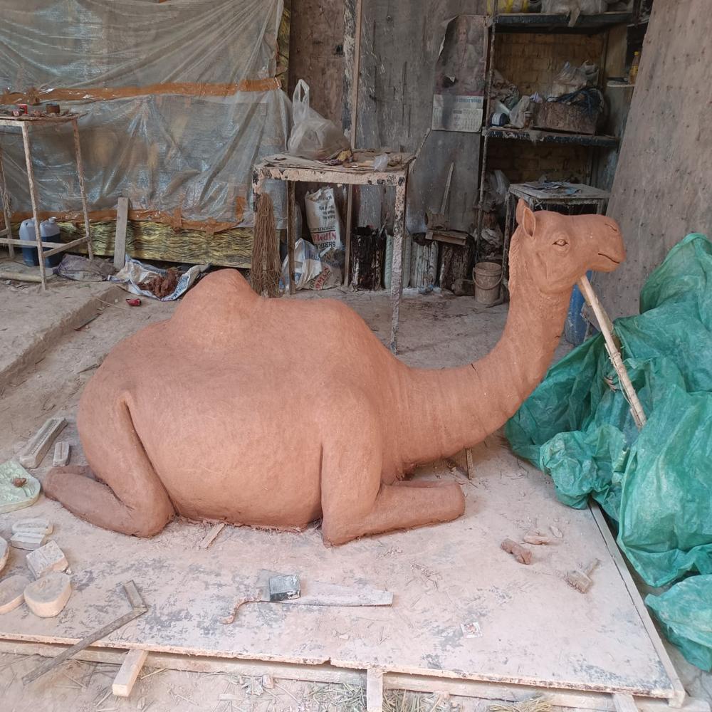 Camel Statue - Application: Decoration