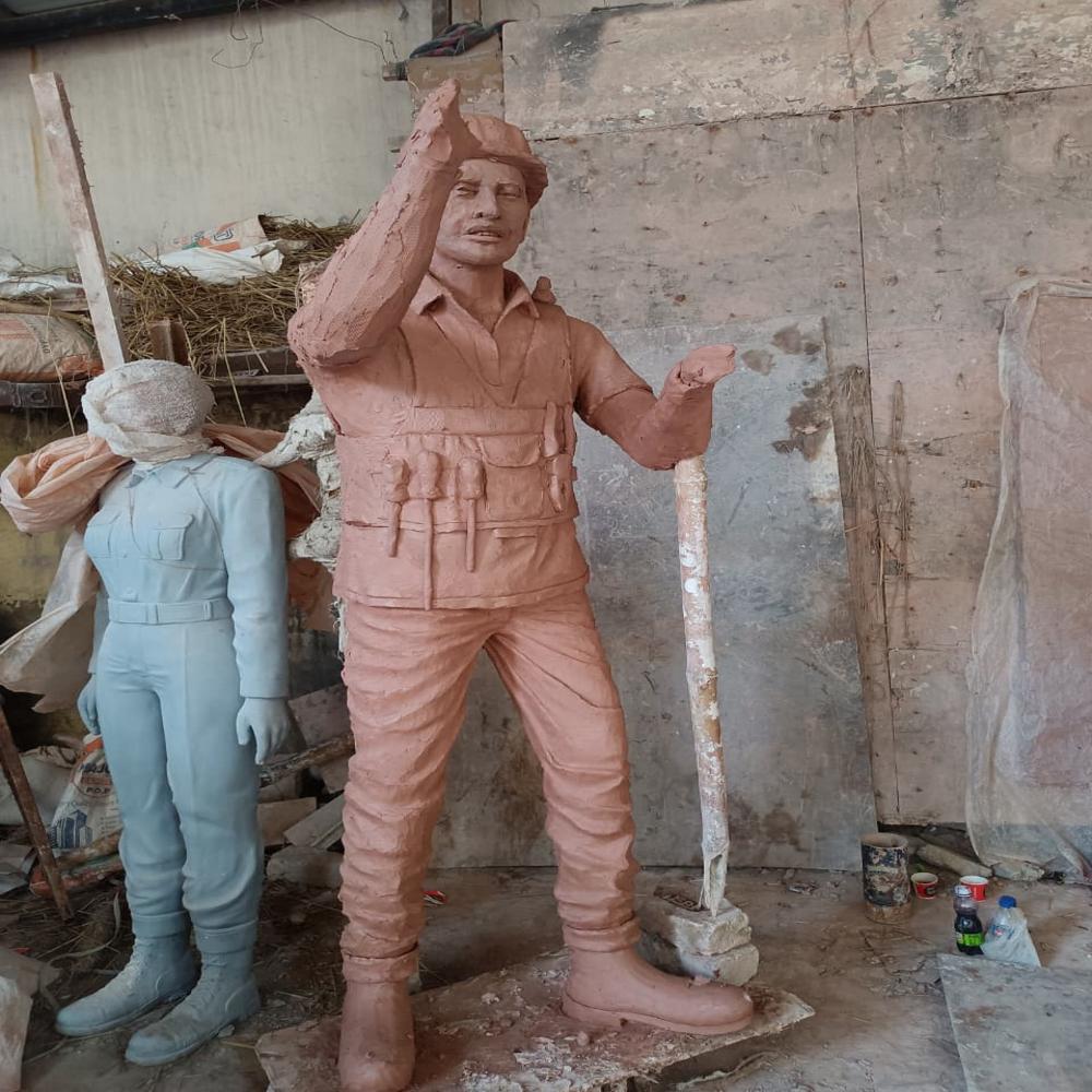 Fibre Workers Sculptures - Application: Decoration