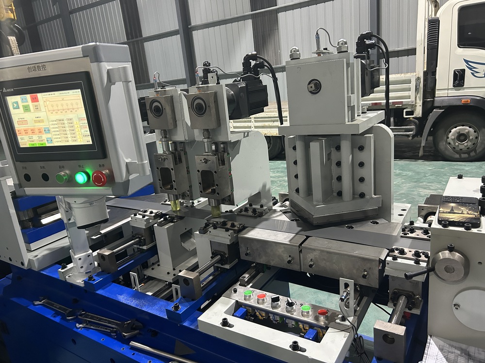 Transformer Core Cutting Machine - Bladeâ Size: Adjustable