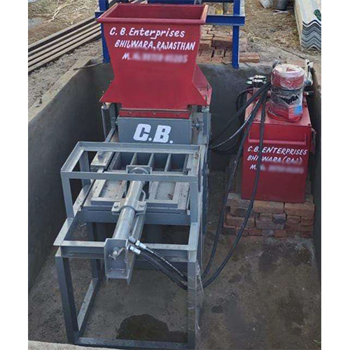 Liver Operating 4 Brick Making Machine - Capacity: 60 Ton