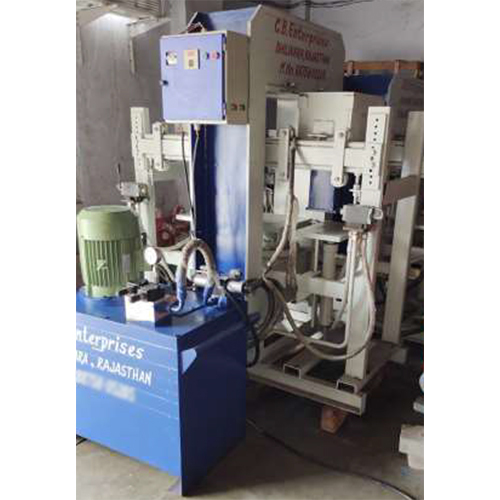 Hydraulic Pressure 6 Brick Making Machine - Capacity: 100 Ton