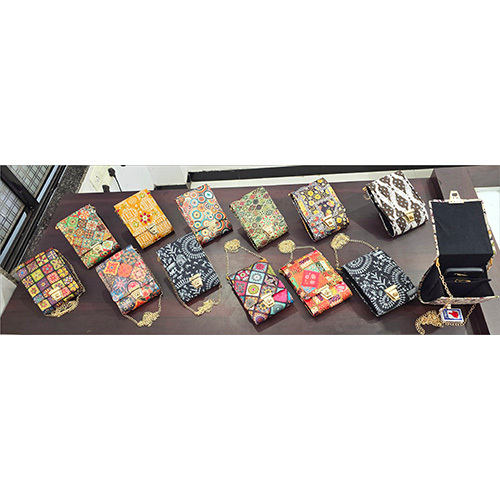 Mobile Box Cross Body Bag - Color: Multicolor