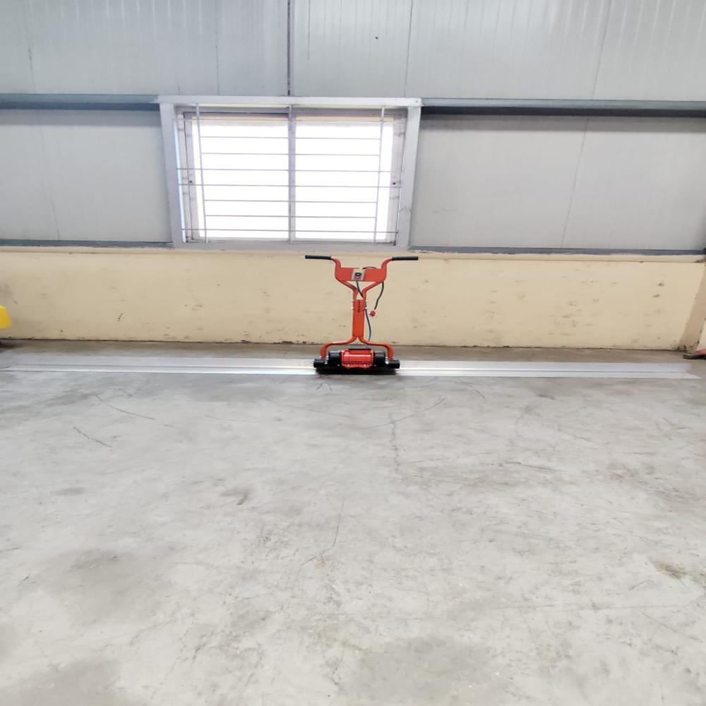 Screed Vibrator With Electric Engine - Color: Orange