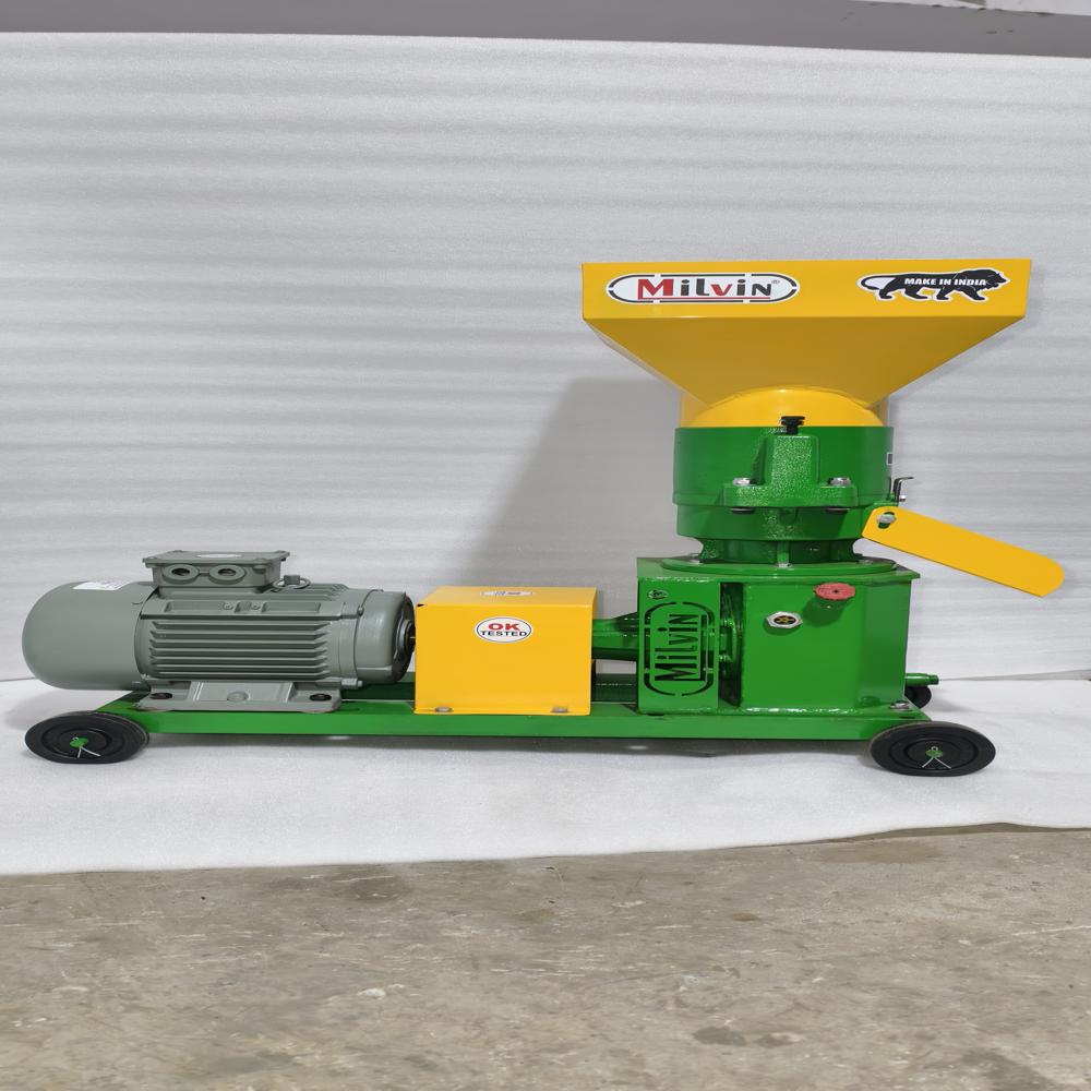 Two Roller Poultry Feed Machine - Color: Green