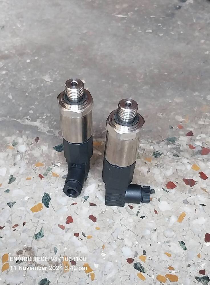 Huba Pressure Transmitter Model 520.914S032401W RANGE 0-500 BAR OUTPUT 4-20mA