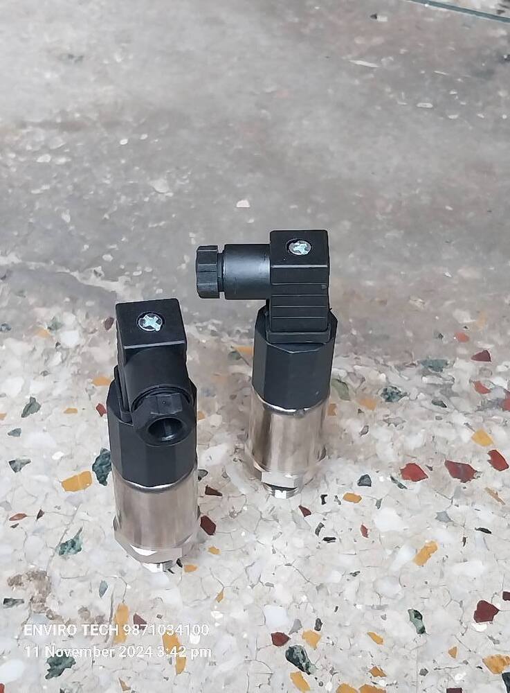 Huba Pressure Transmitter Model 520.914S032401W RANGE 0-500 BAR OUTPUT 4-20mA