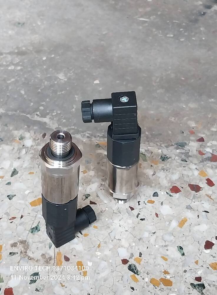 Huba Pressure Transmitter Model 520.914S032401W RANGE 0-500 BAR OUTPUT 4-20mA