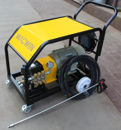 Reciprocating Triplex High Pressure Plunger Pump 750 Bar - Flow Rate: 151-200 Lpm