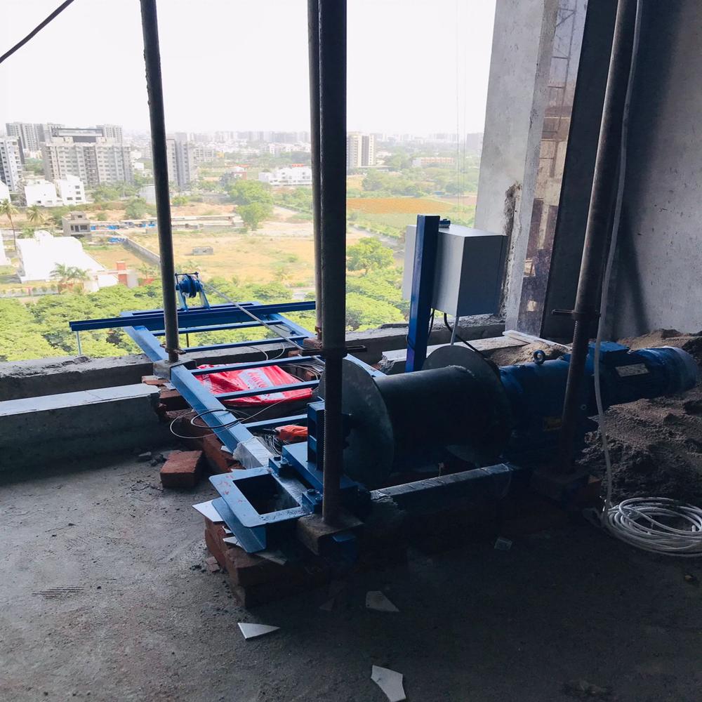 Construction Hoist - Color: Blue