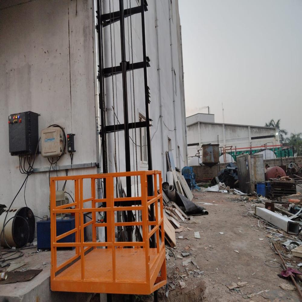 Goods Lift - Load Capacity: 2-4 Tonne