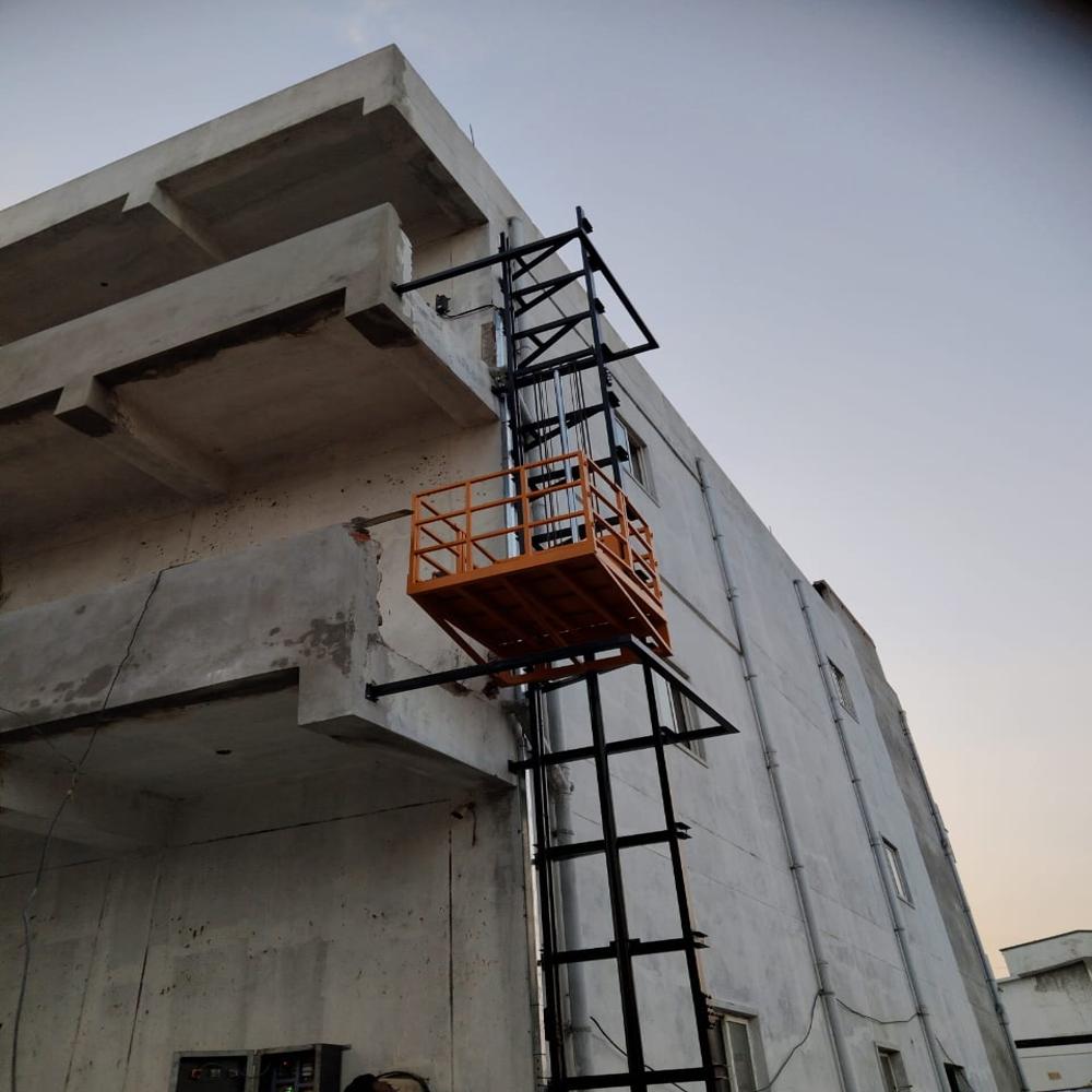 Goods Lift - Load Capacity: 2-4 Tonne