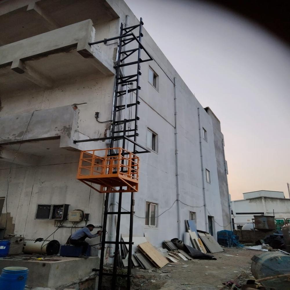 Goods Lift - Load Capacity: 2-4 Tonne