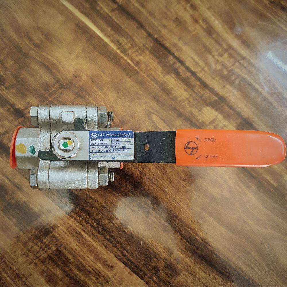 L&T Make SS316 Ball Valve Reduce Bore Class 800 Screwed End L3RBTS
