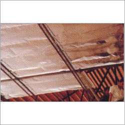 टाइल किए गए संरचनात्मक छत के तहत स्थापित