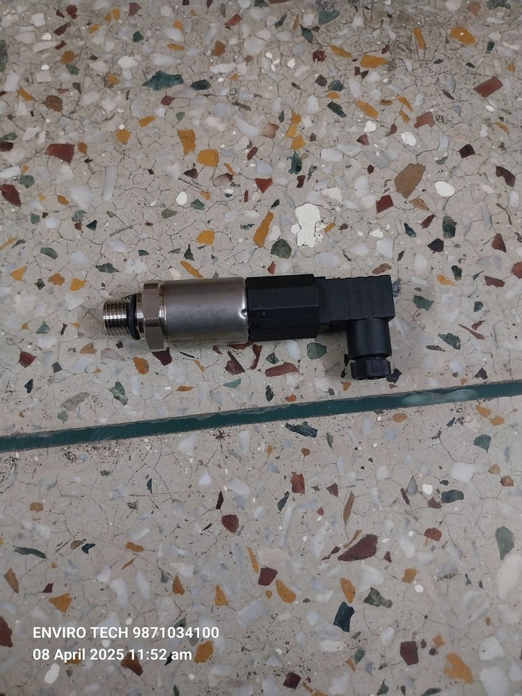 Huba Pressure Transmitter Model 520.932S032401W RANGE 0-20 BAR OUTPUT 4-20mA