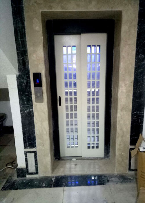 Hospital Elevator - Material: Stainless Steel