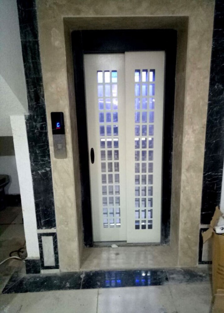 Hospital Elevator - Material: Stainless Steel