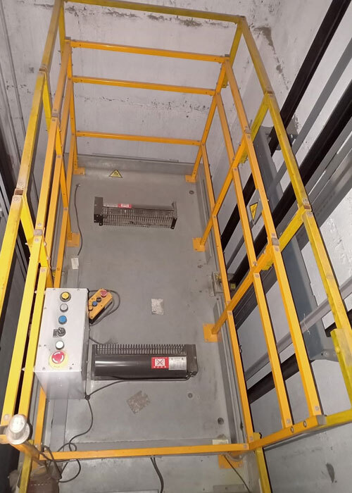 Hospital Elevator - Material: Stainless Steel