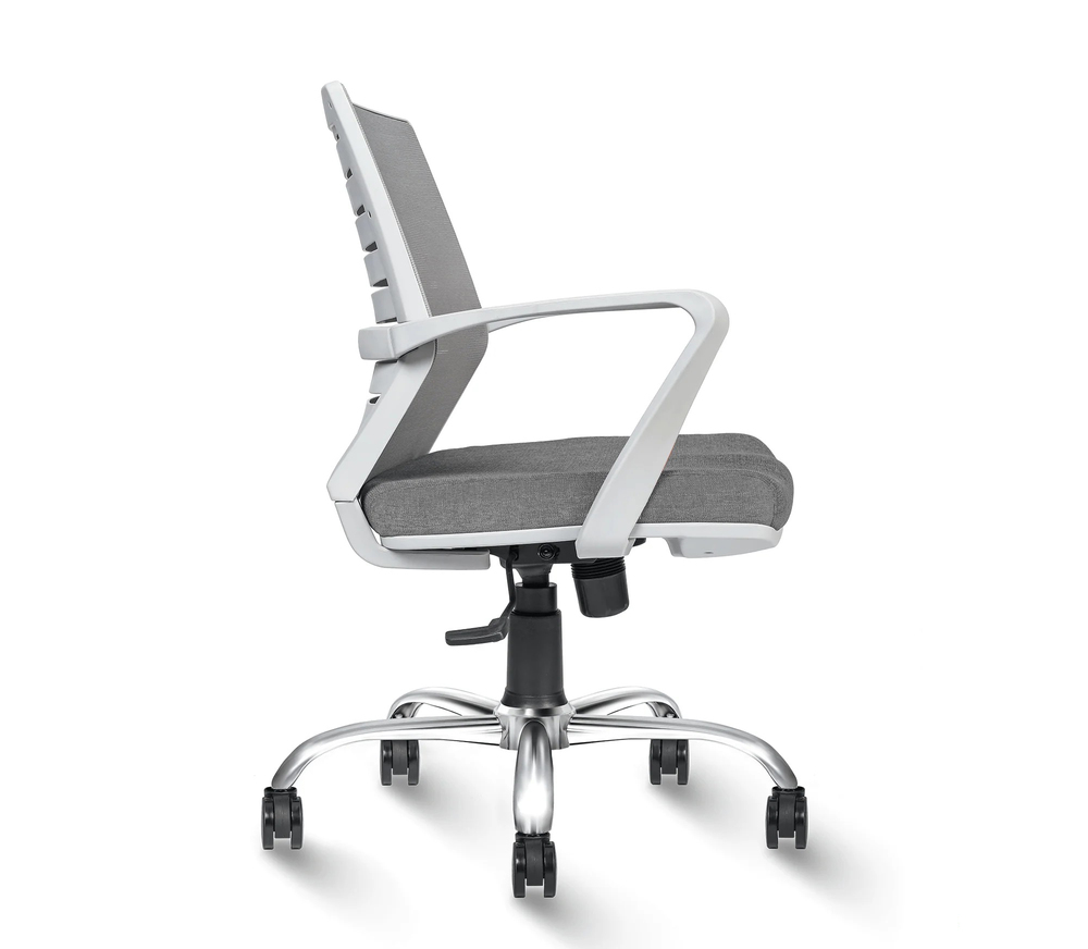 Maxxworth Tom Medium Back Chair