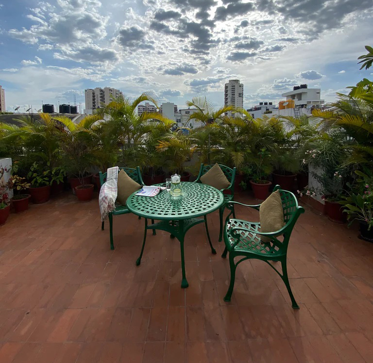 Orion Round Table - Color: Green