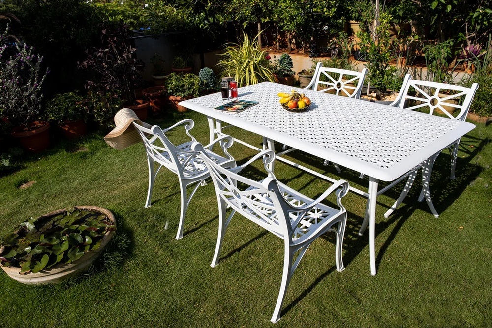 Vega Diamond Rectangle Dining Table And 4chairs (Set Of 5) - Color: White