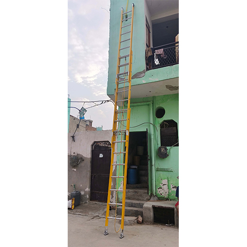 FRP EXTENSION LADDER 32 FEET