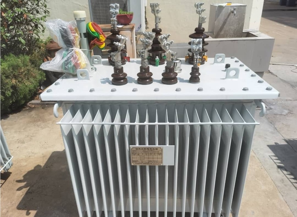 Distribution Transformer - Features: Stable Performance