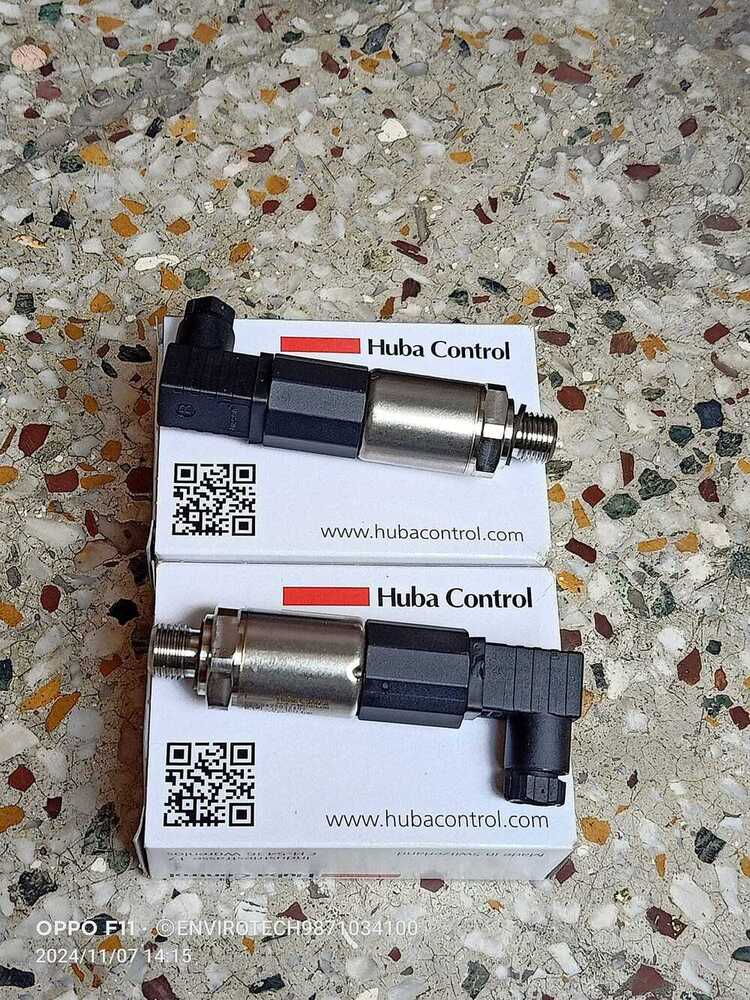 Huba Pressure Transmitter Model 520.940S032401W RANGE 0-50 BAR OUTPUT 4-20mA