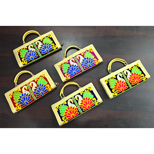 Fiber Clutch Wallet With Handle - Color: Multicolor