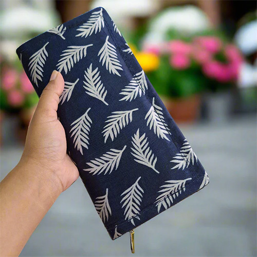 Indigo Clutch Wallet Bag - Color: Multicolor