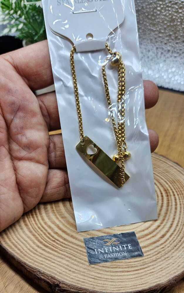 Adjustable Women Heart Cut Bracelet - Color: Golden