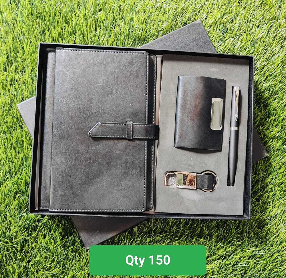 Diary Cardholder, Pen And Keychain - Color: Multicolor