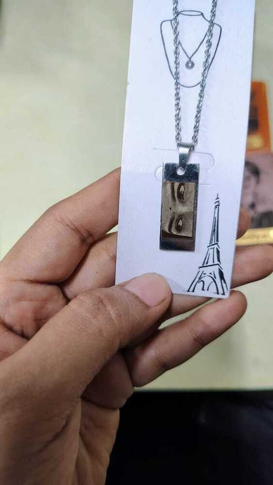 Engraving On Pendant - Color: Silver