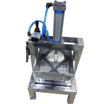 Pnuamatic Paneer Press Machine - Capacity: 50 Kg