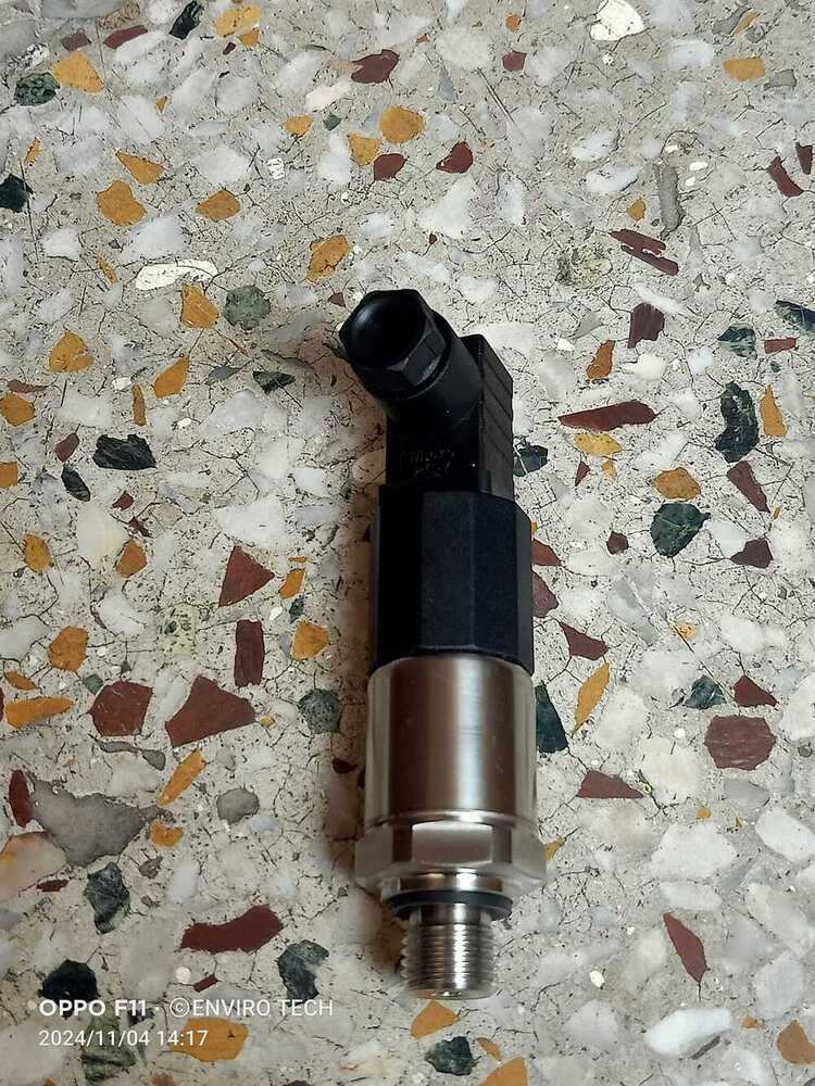 Huba Pressure Transmitter Model 520.914S032401W RANGE -1-10 BAR OUTPUT 4-20mA