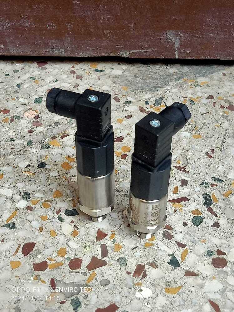 Huba Pressure Transmitter Model 520.914S032401W RANGE -1-10 BAR OUTPUT 4-20mA