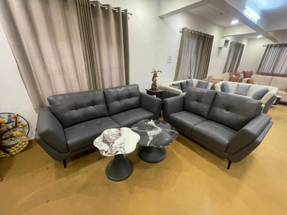 Black 4 Seater Sofa Set - Design: Attractive